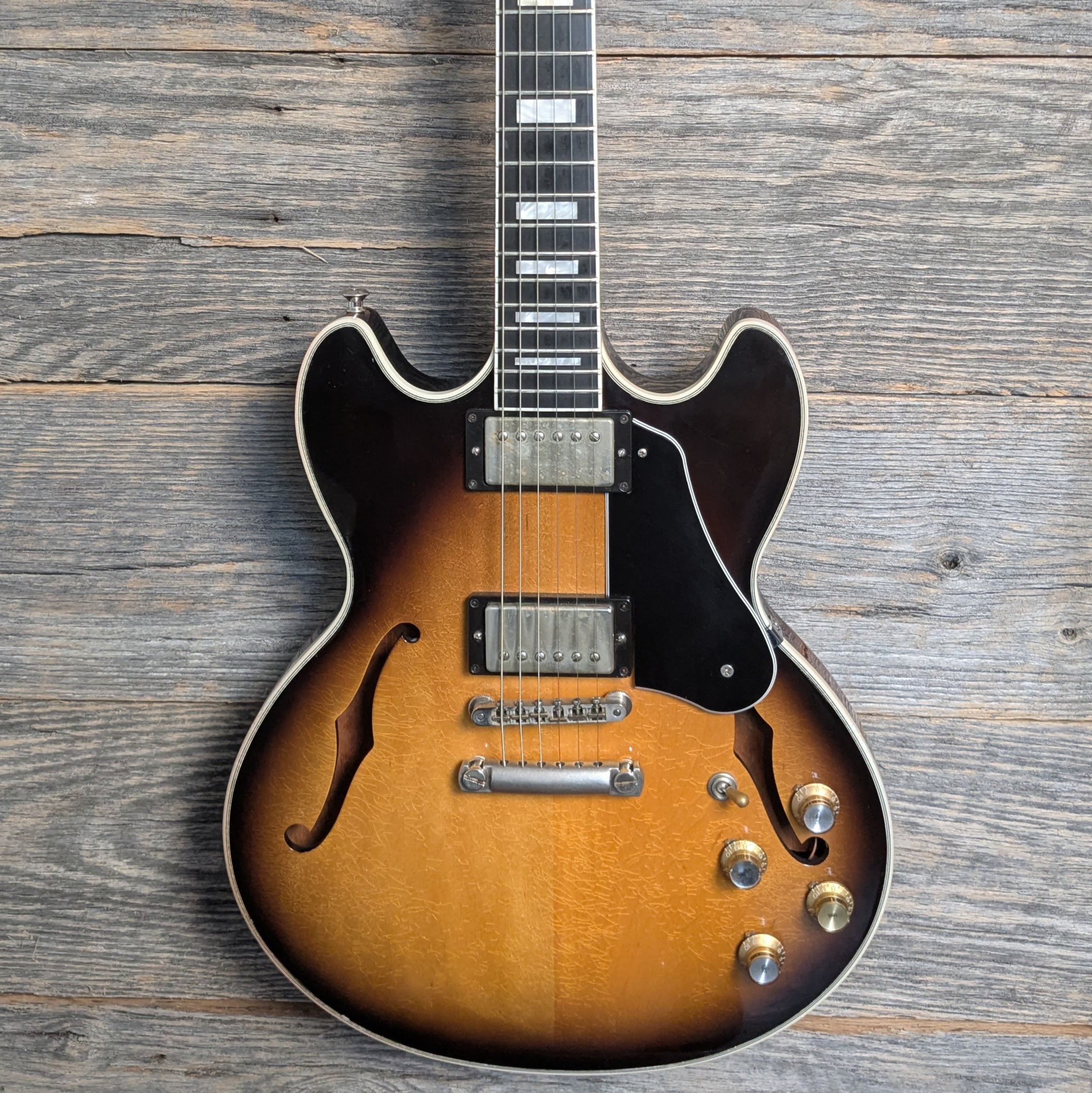 ギター Gibson midtown custom 2013 2013 Gibson Midtown Custom Semi-Hollow Guitar | Vintage Sunburst